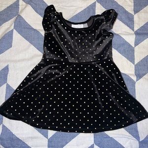 The children’s Place black a gold holiday dress size 12-18months